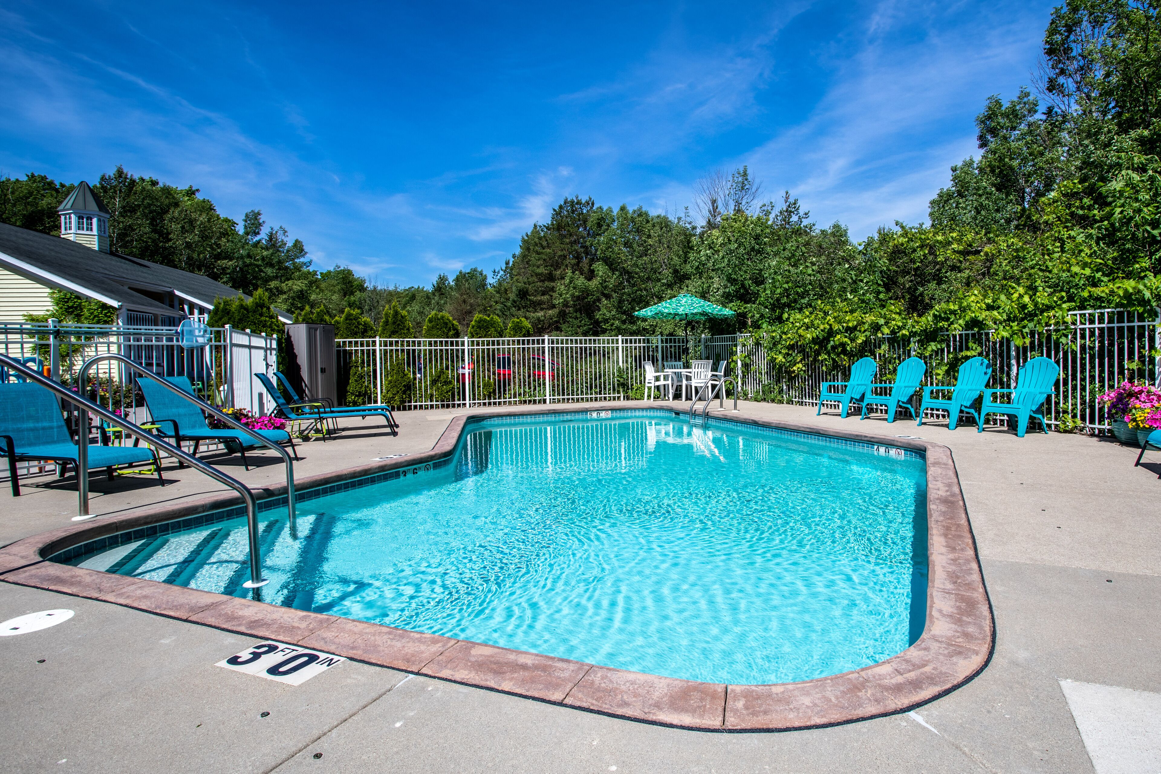 Piscine extérieure (ouverte en saison)