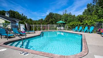 Piscine extérieure (ouverte en saison)