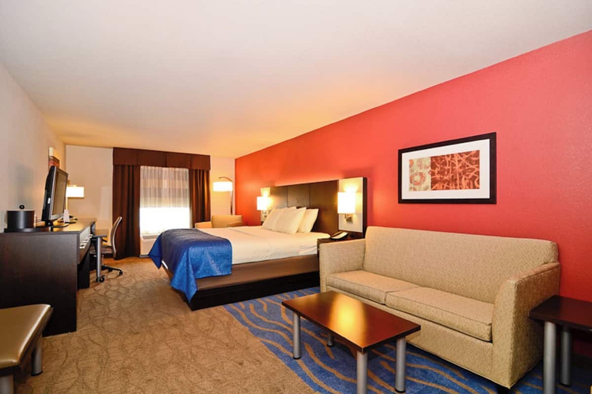 Pillow-top beds, minibar, in-room safe, desk