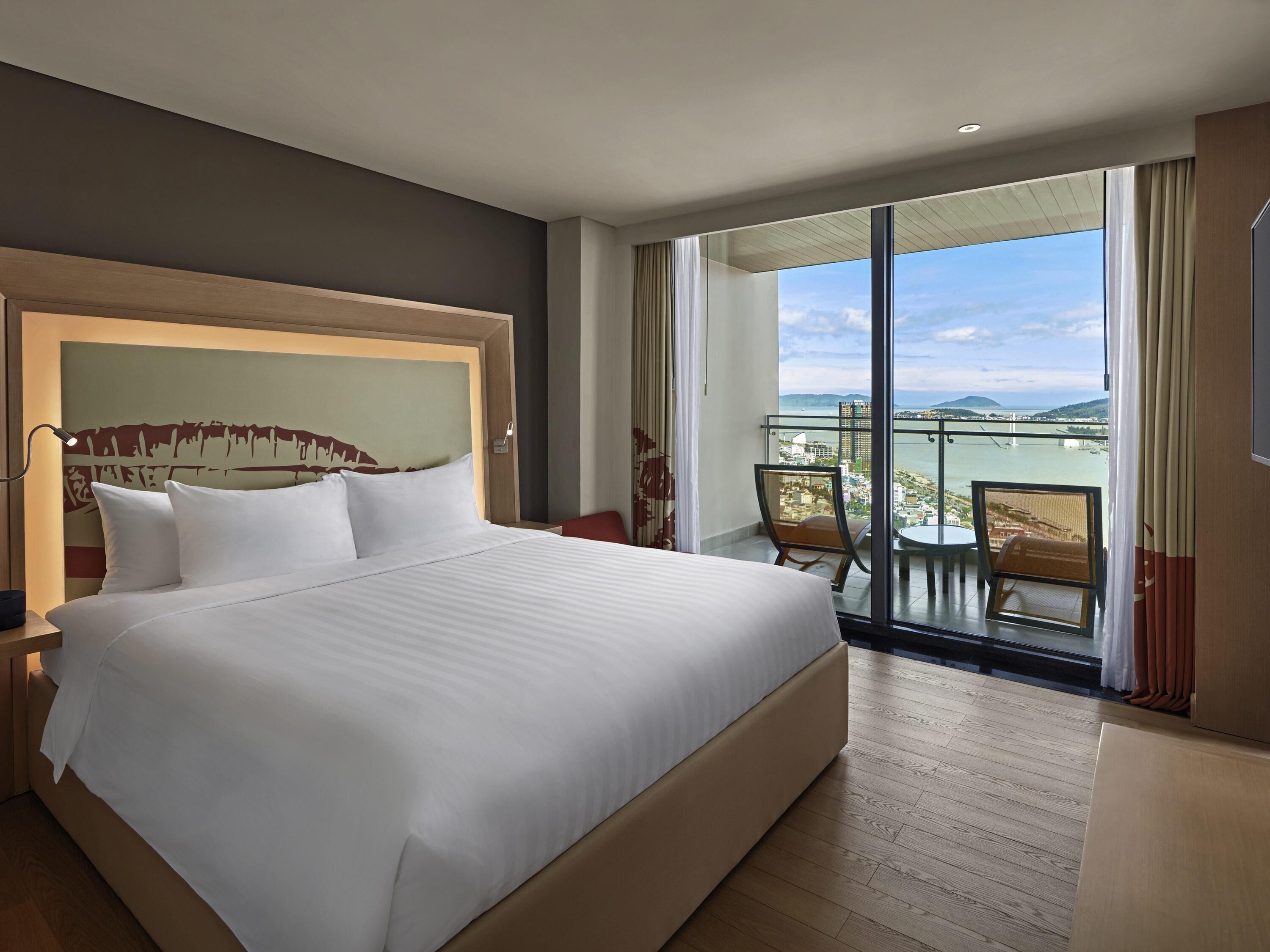 Premium bedding, minibar, in-room safe, desk