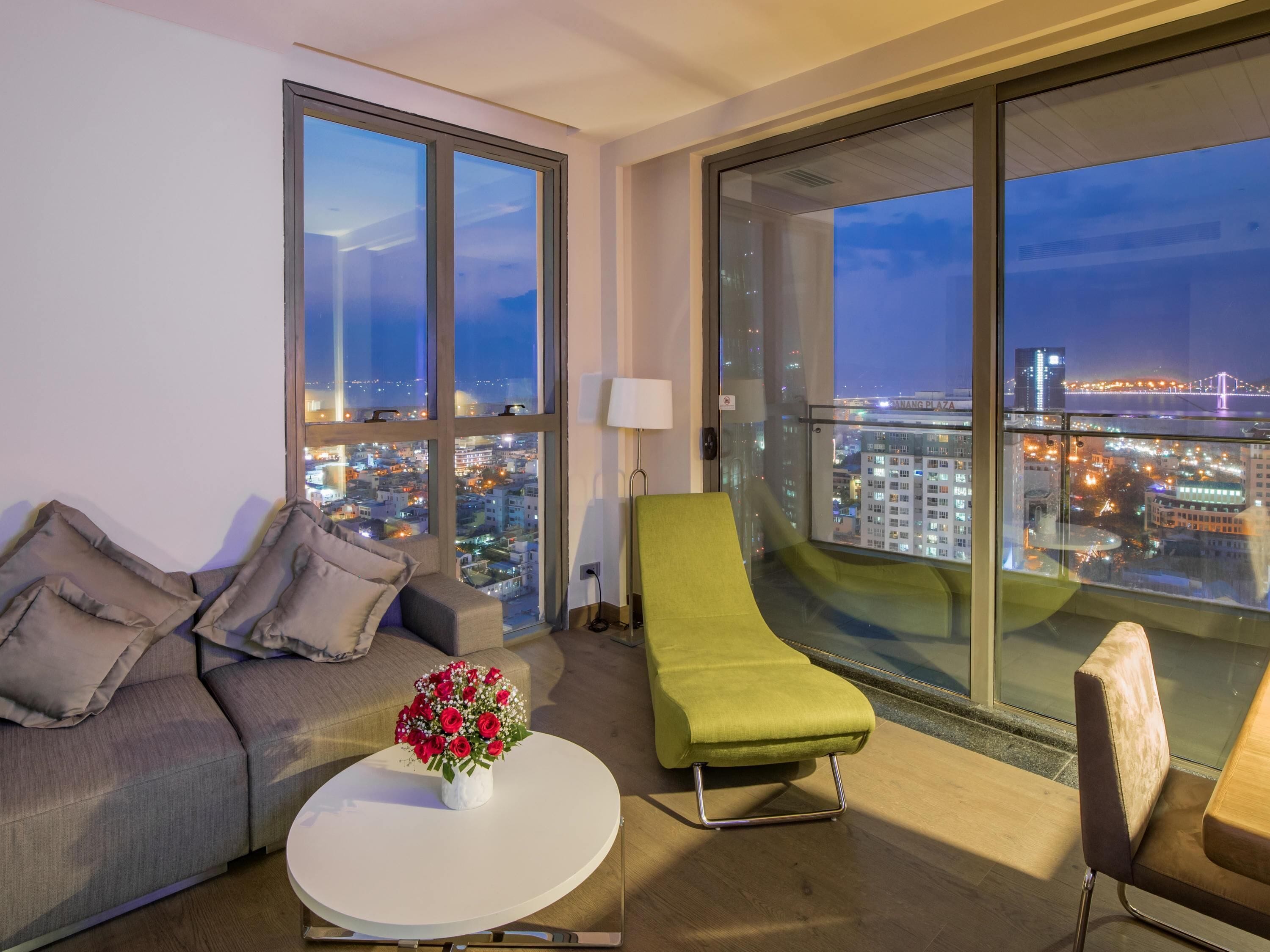 Apartment, 1 Bedroom, Balcony (Full Kitchen) | Premium bedding, minibar, in-room safe, desk