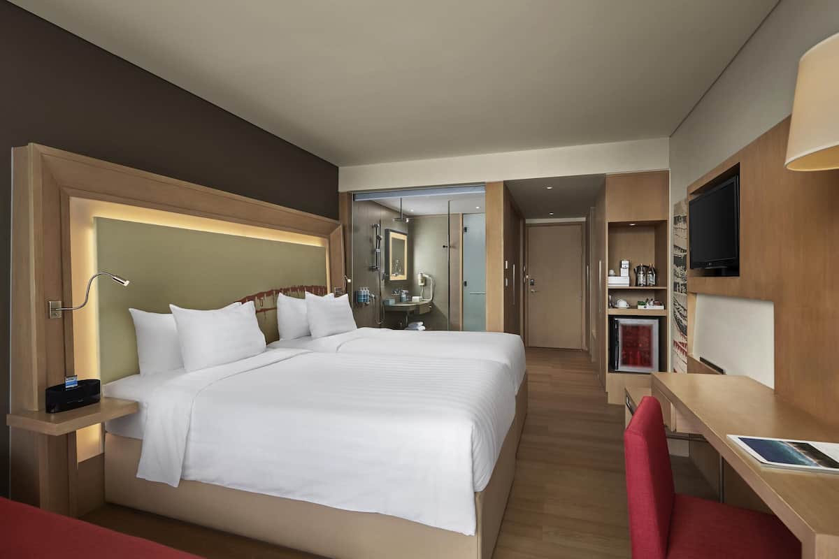 Executive Room, 2 Single Beds, Balcony, River View (Premier Lounge Access) | Premium bedding, minibar, in-room safe, desk