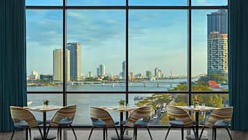 2 restaurants, breakfast, lunch, dinner served; Fusion cuisine