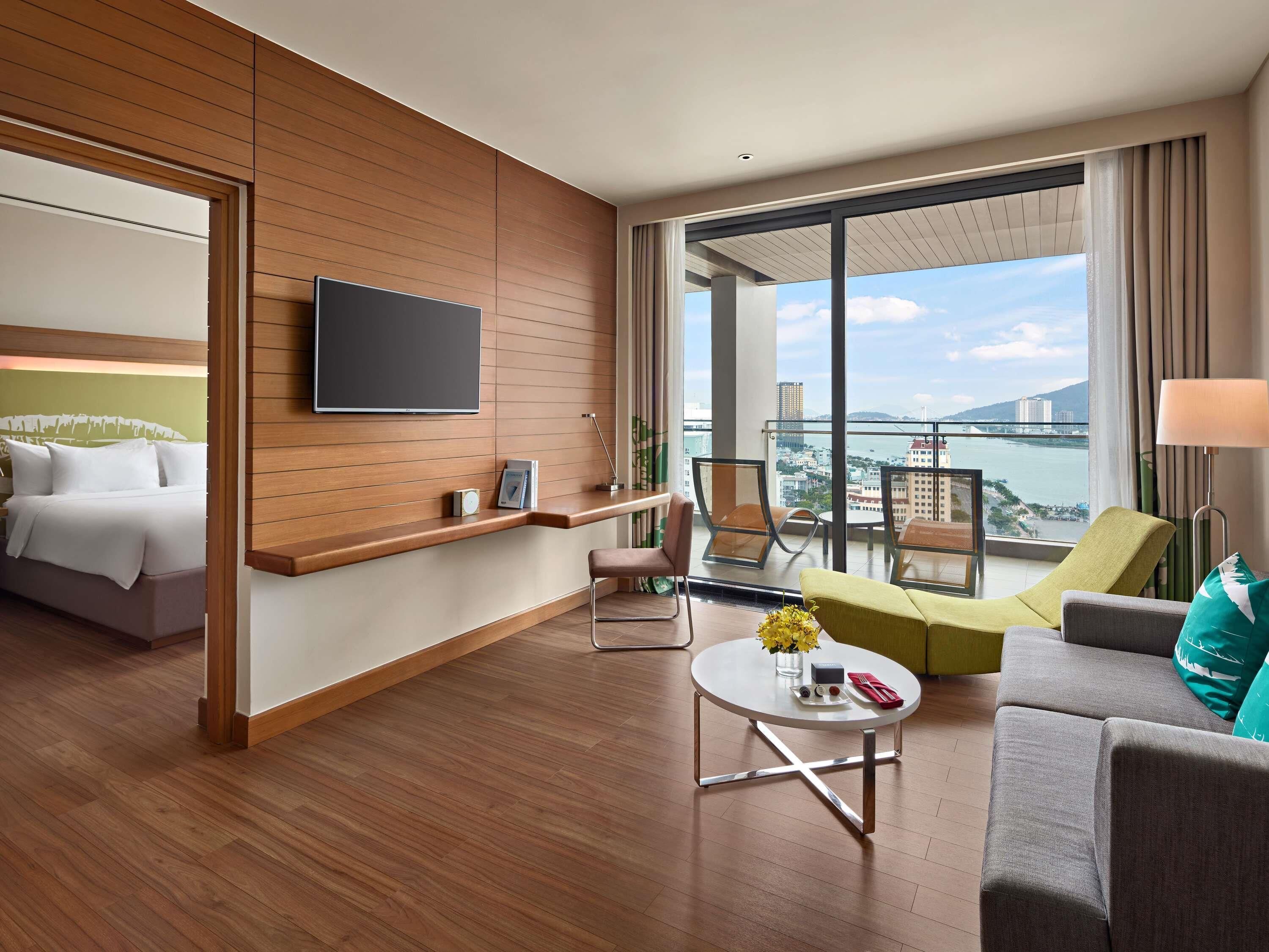 Ropa de cama de alta calidad y minibar 