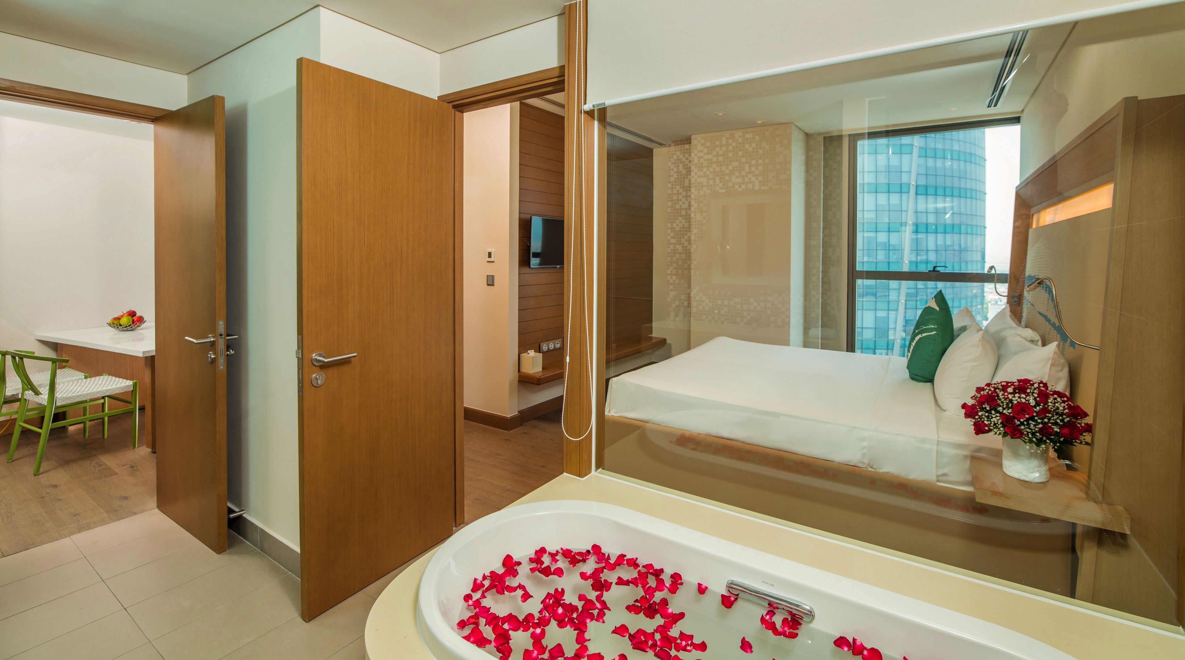 apartment, 1 bedroom, kitchen | bathroom | rainfall showerhead, eco-friendly toiletries, hair dryer, slippers