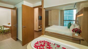 Apartment, 1 Bedroom, Kitchen | Bathroom | Shower, rainfall showerhead, eco-friendly toiletries, hair dryer