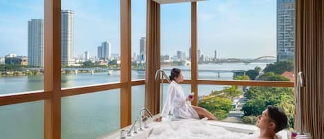 Salas de tratamiento para parejas, sauna y baño de vapor