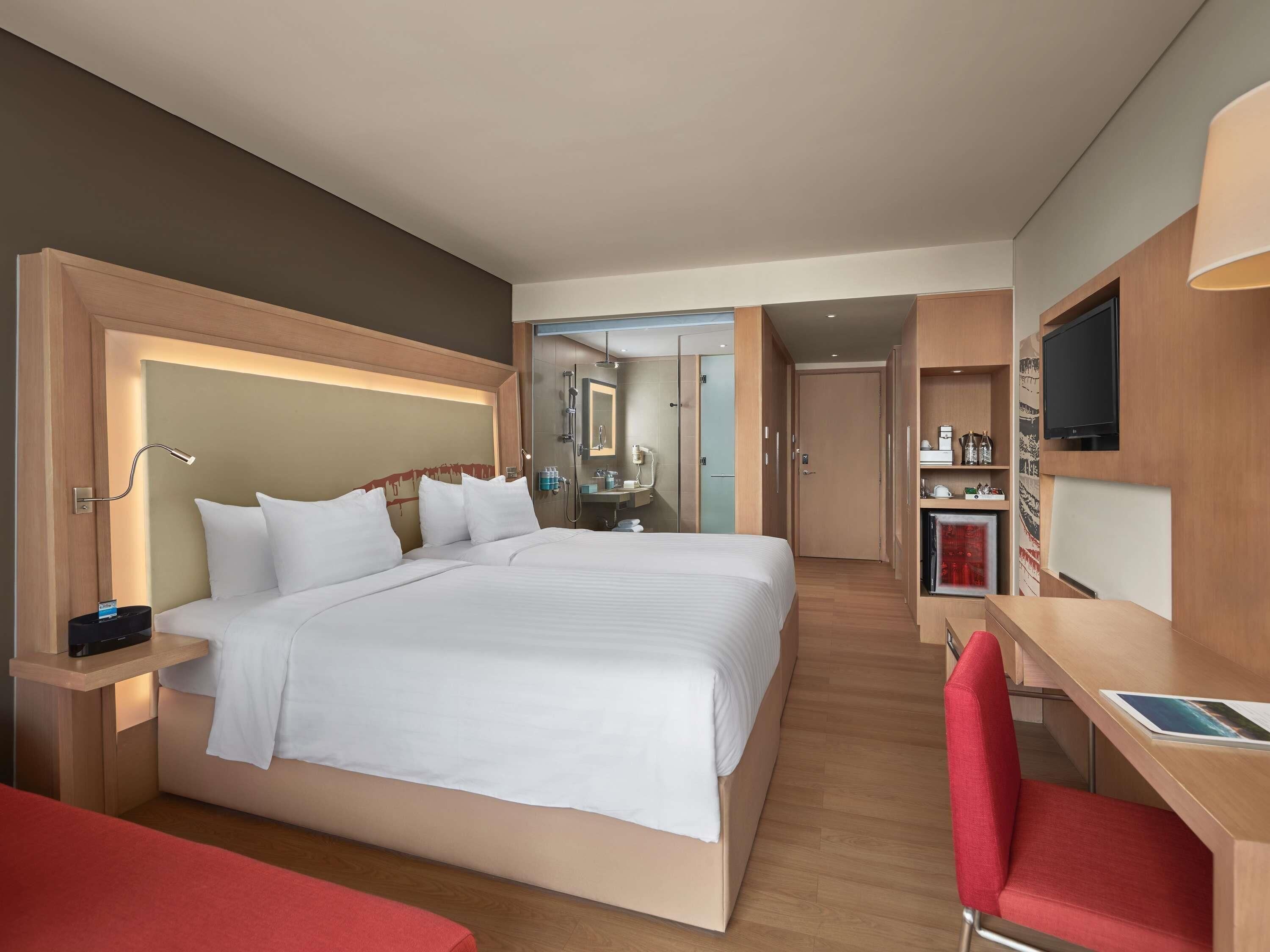 Executive Room, 2 Twin Beds, Balcony, River View (Premier Lounge Access) | Premium bedding, minibar, in-room safe, desk