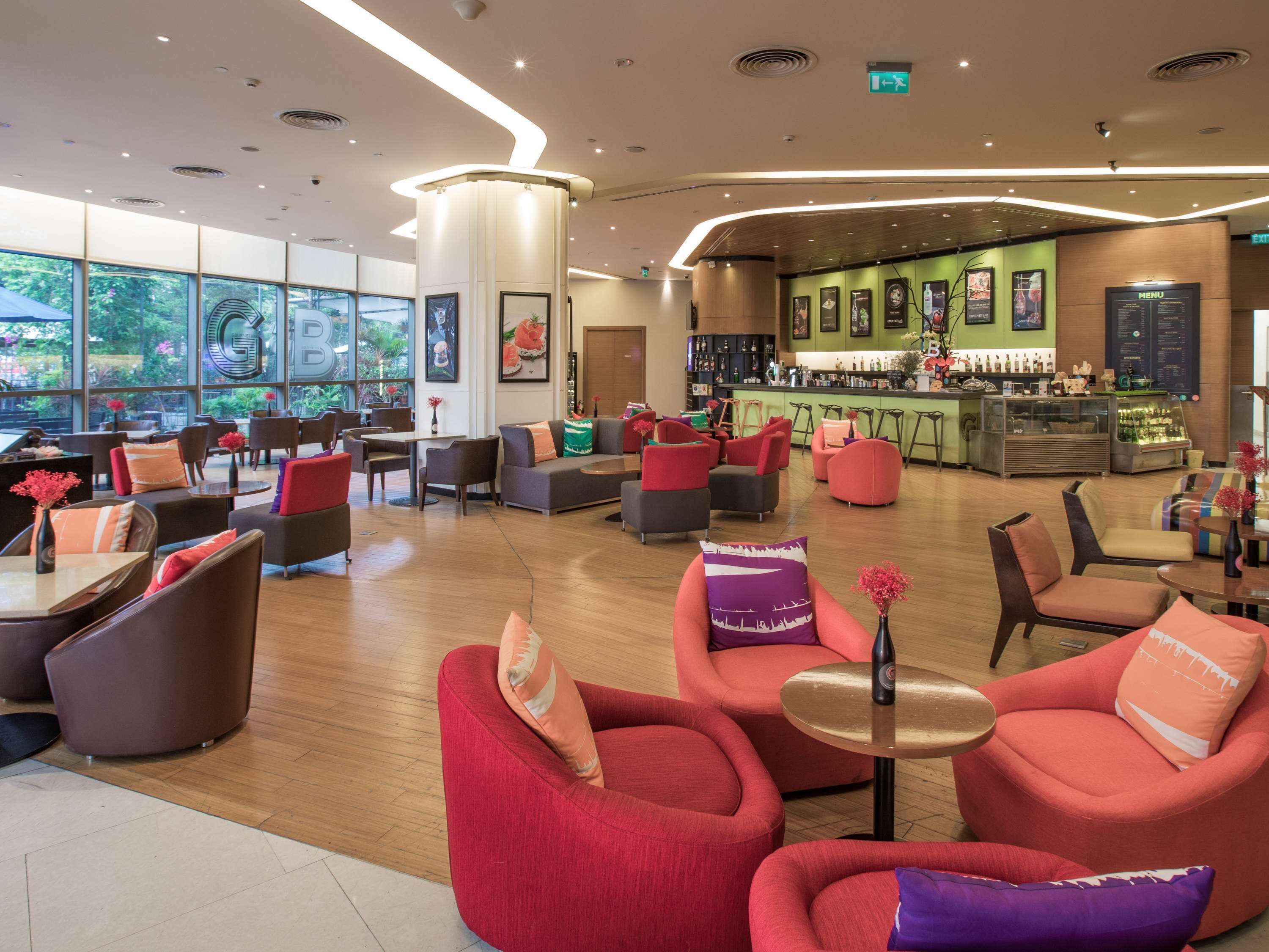 2 bars/lounges, poolside bar