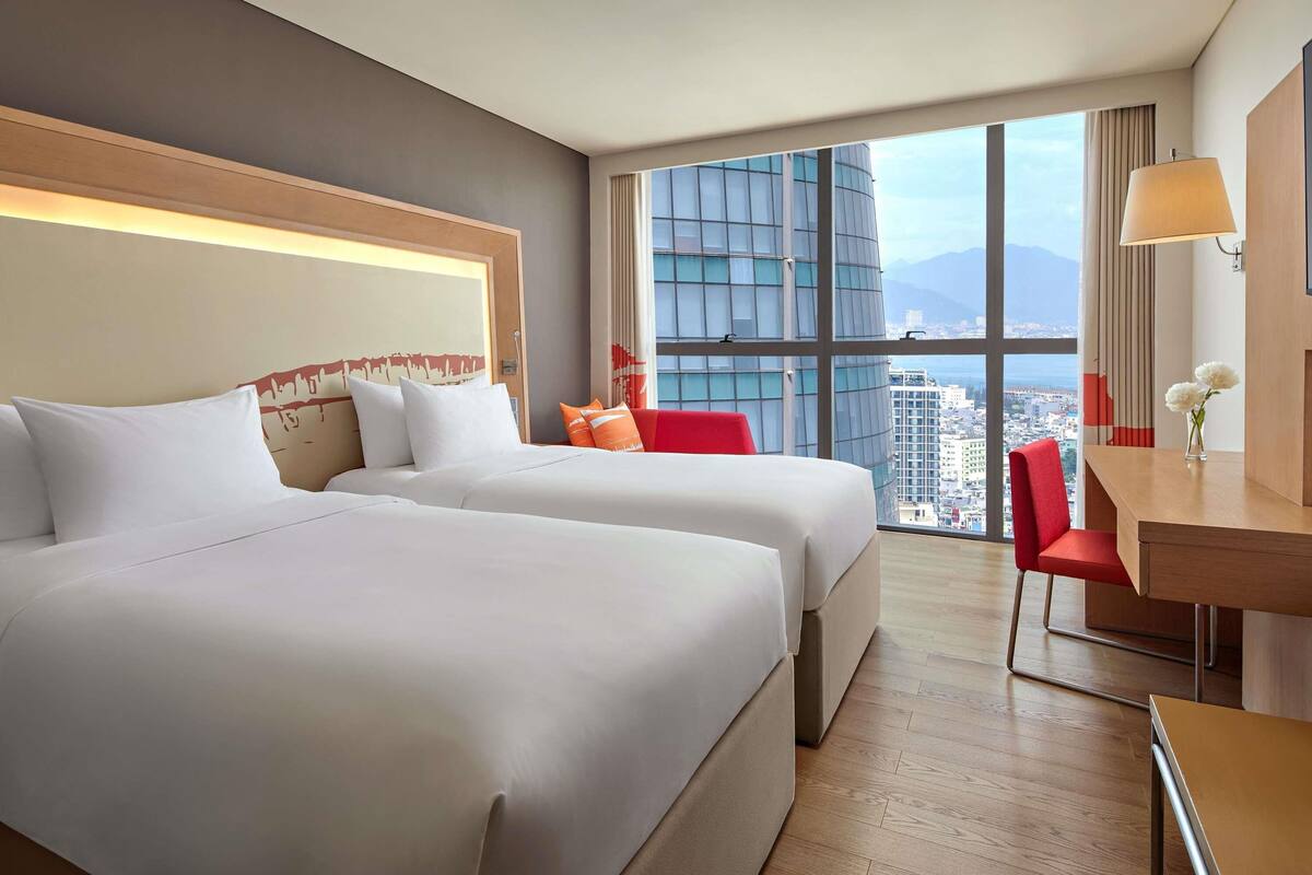 Superior Room, 2 Single Beds, City View | Premium bedding, minibar, in-room safe, desk