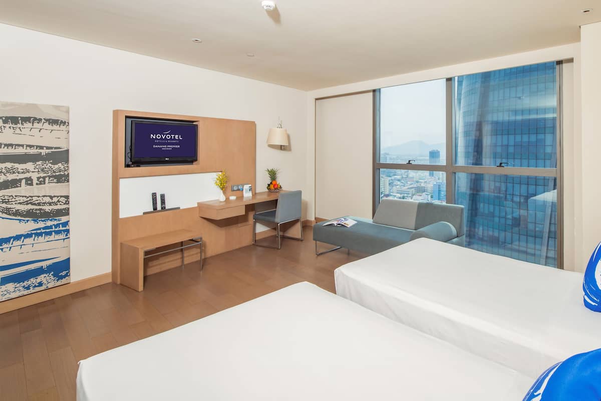 Deluxe Room, city view - 2 single beds | View from room