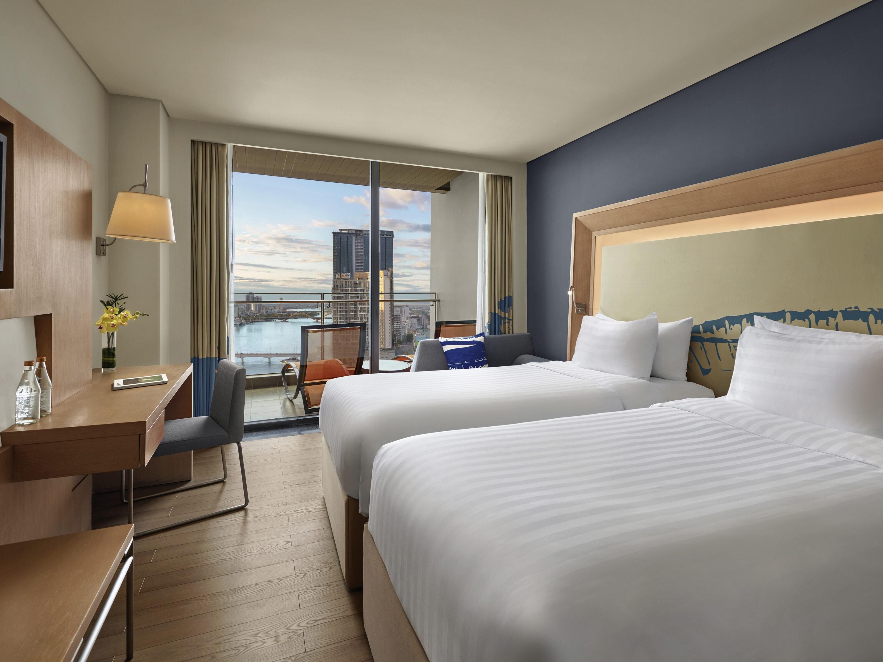 Ropa de cama de alta calidad y minibar 