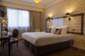 1 bedroom, premium bedding, desk, blackout curtains - Hotel Albert 1er (Rueil-Malmaison)