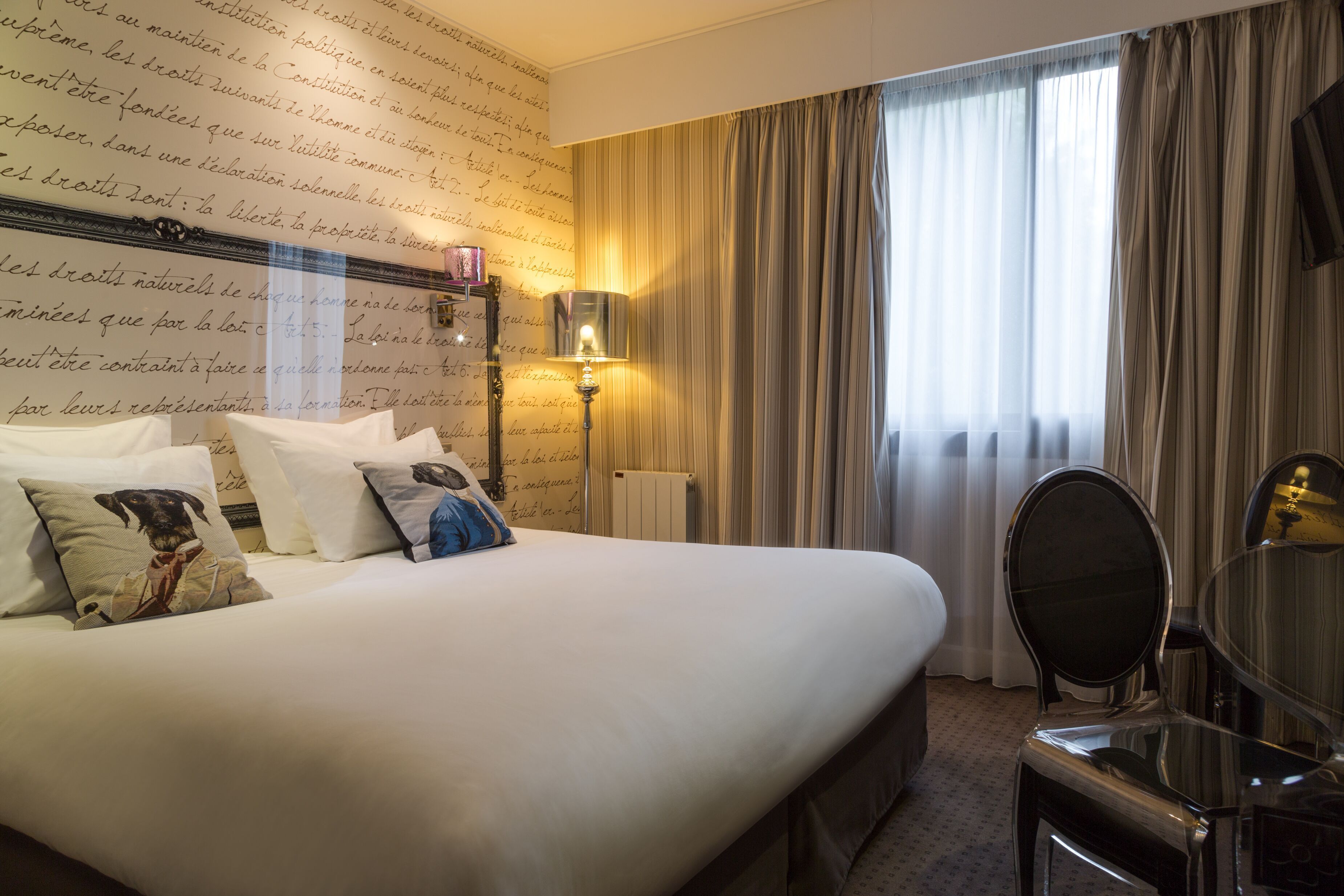 1 slaapkamer, luxe beddengoed, een bureau, verduisterende gordijnen