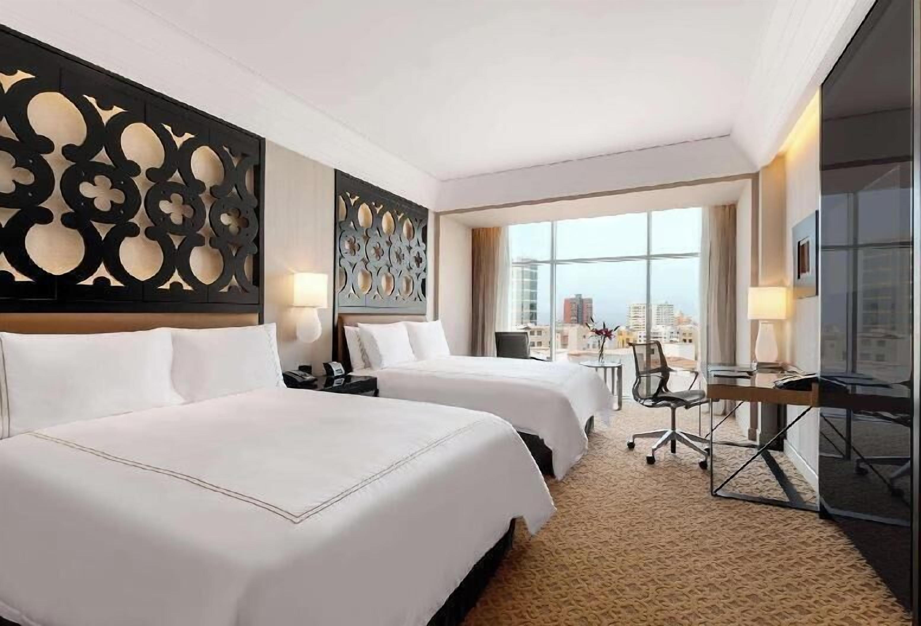 Premium bedding, in-room safe, desk, laptop workspace
