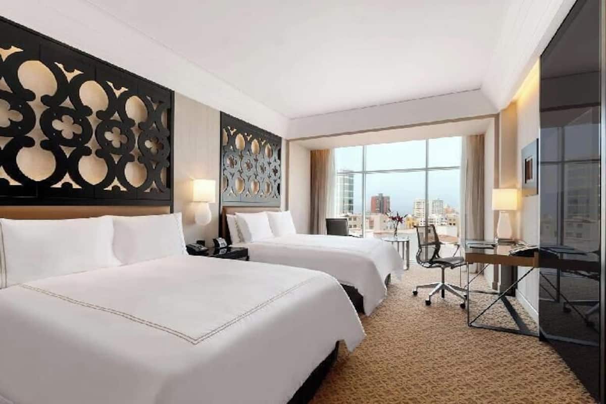 Premium bedding, in-room safe, desk, laptop workspace