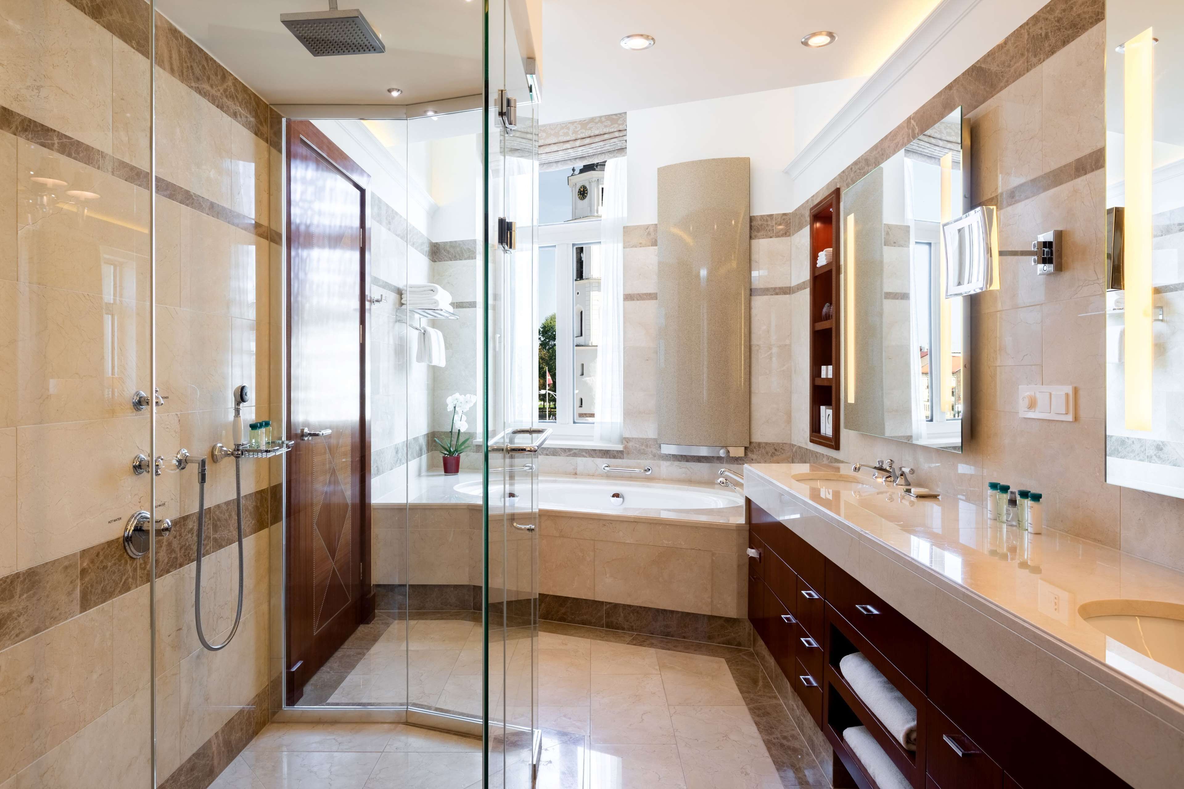 separate bathtub and shower, deep-soaking bathtub