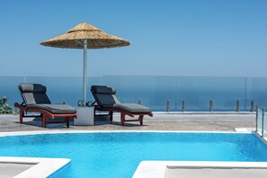 Junior-Suite, eigener Pool, Poolblick | Terrasse/Patio