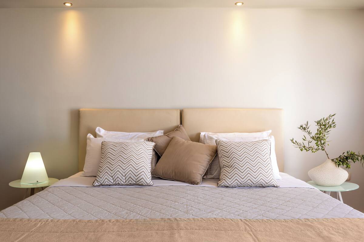 In-room safe, individually decorated, individually furnished, desk