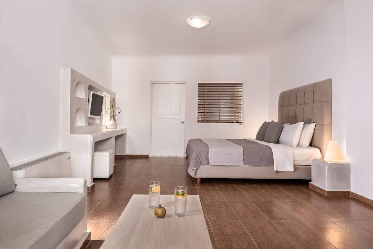 1 bedroom, in-room safe, individually decorated, individually furnished