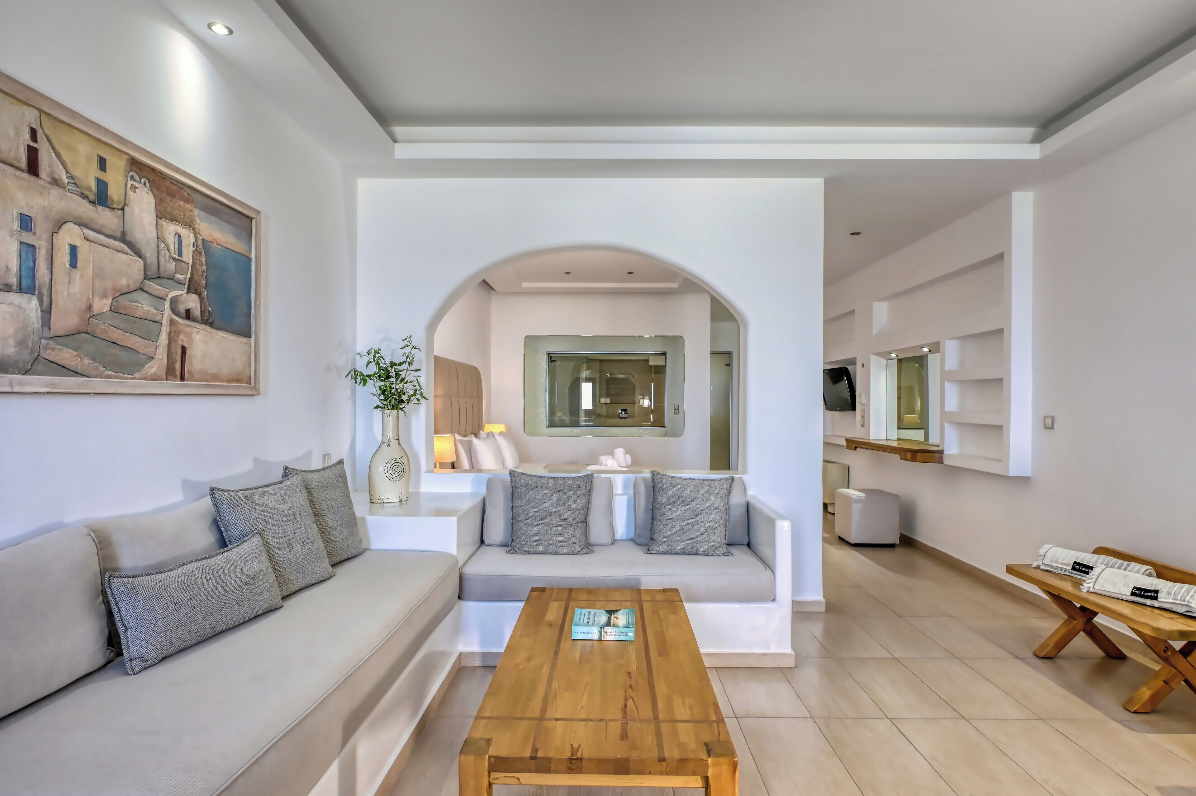 Jacuzzi Premium Suite with Indoor Hottub | Living area | 32-inch LCD TV with satellite channels, TV, offices