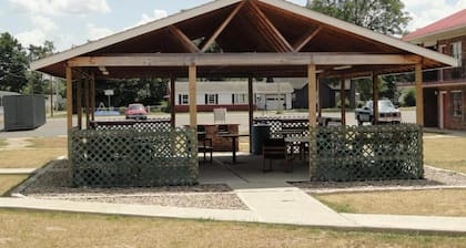 Red Carpet Inn Terre Haute