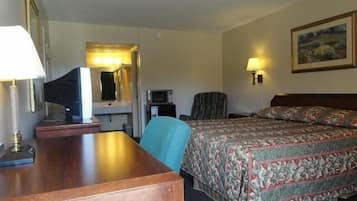 Classic Room, 1 King Bed | Desk, soundproofing, free WiFi, bed sheets