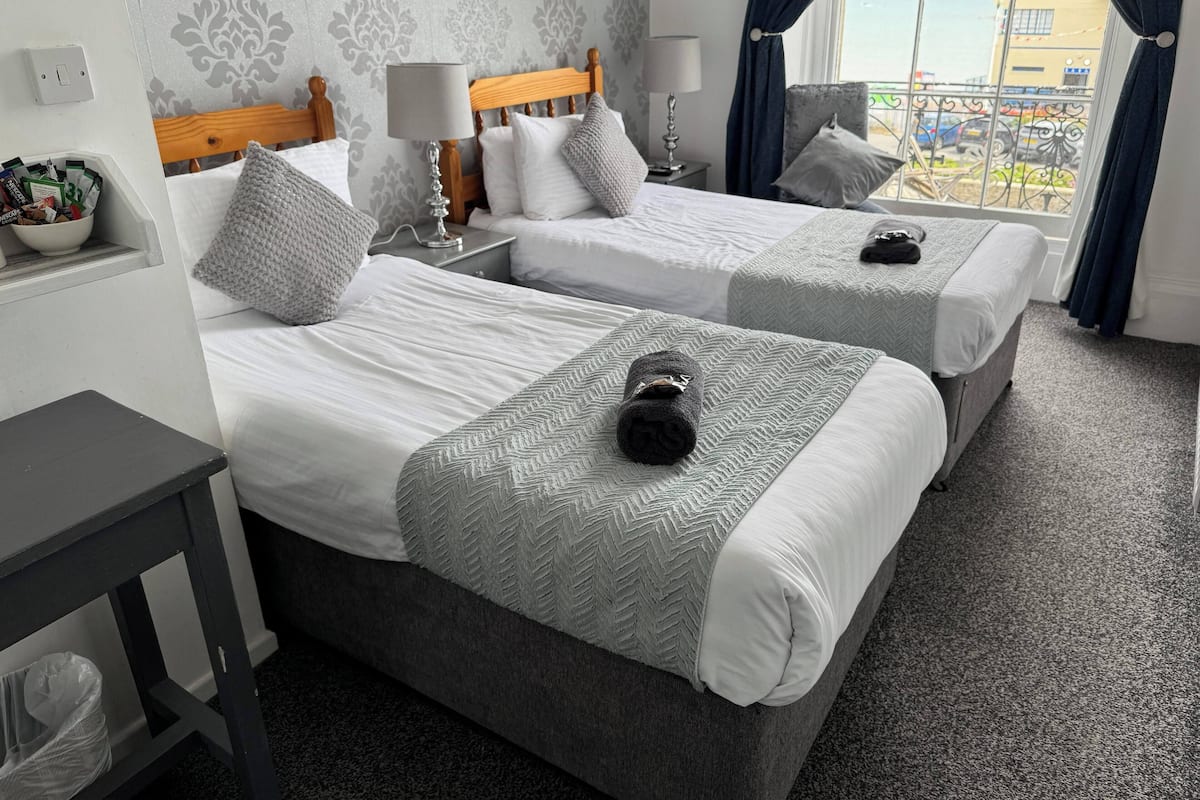 Silver Seaview Twin | Individueel gedecoreerd, individueel gemeubileerd