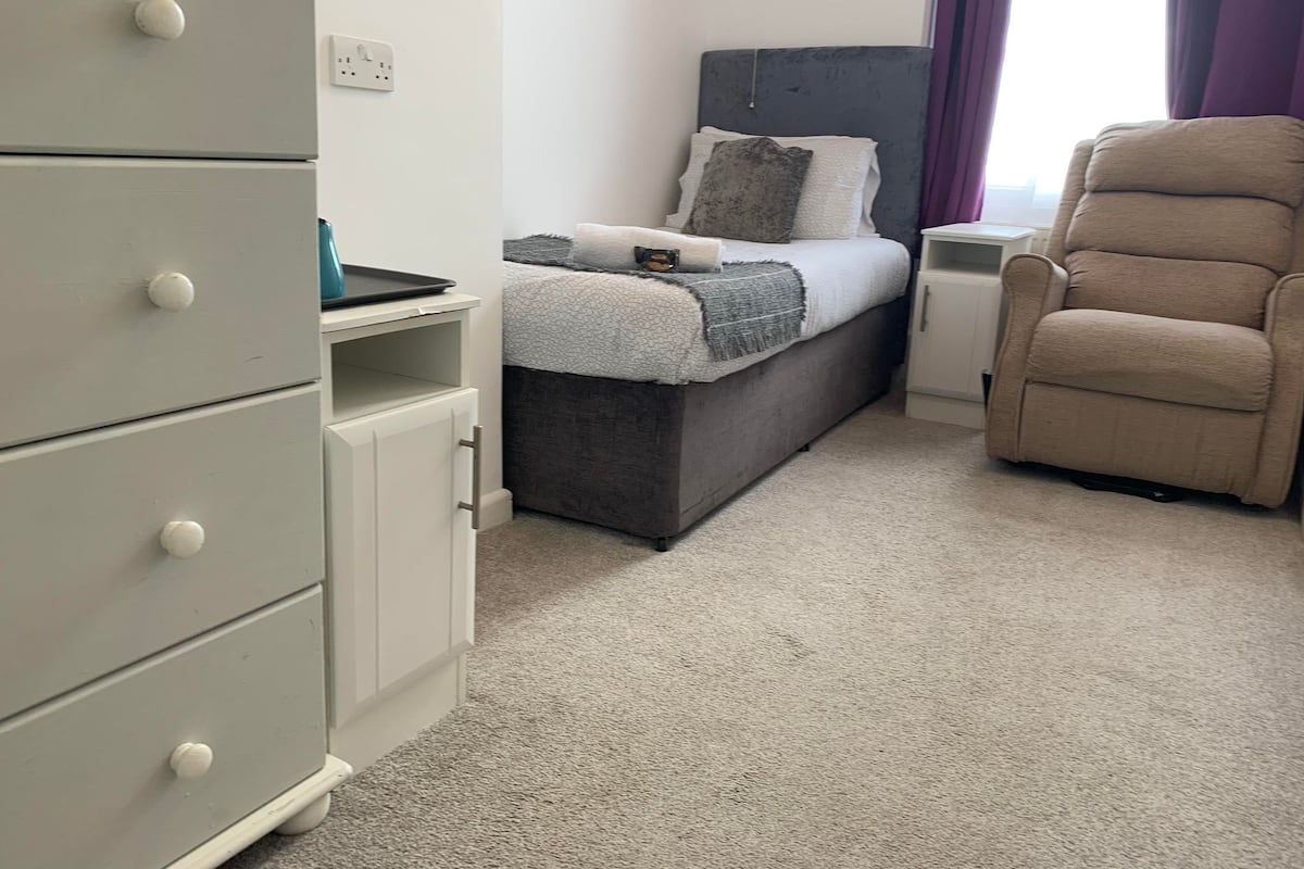 Silver Seaview Ground Floor Single | Individueel gedecoreerd, individueel gemeubileerd