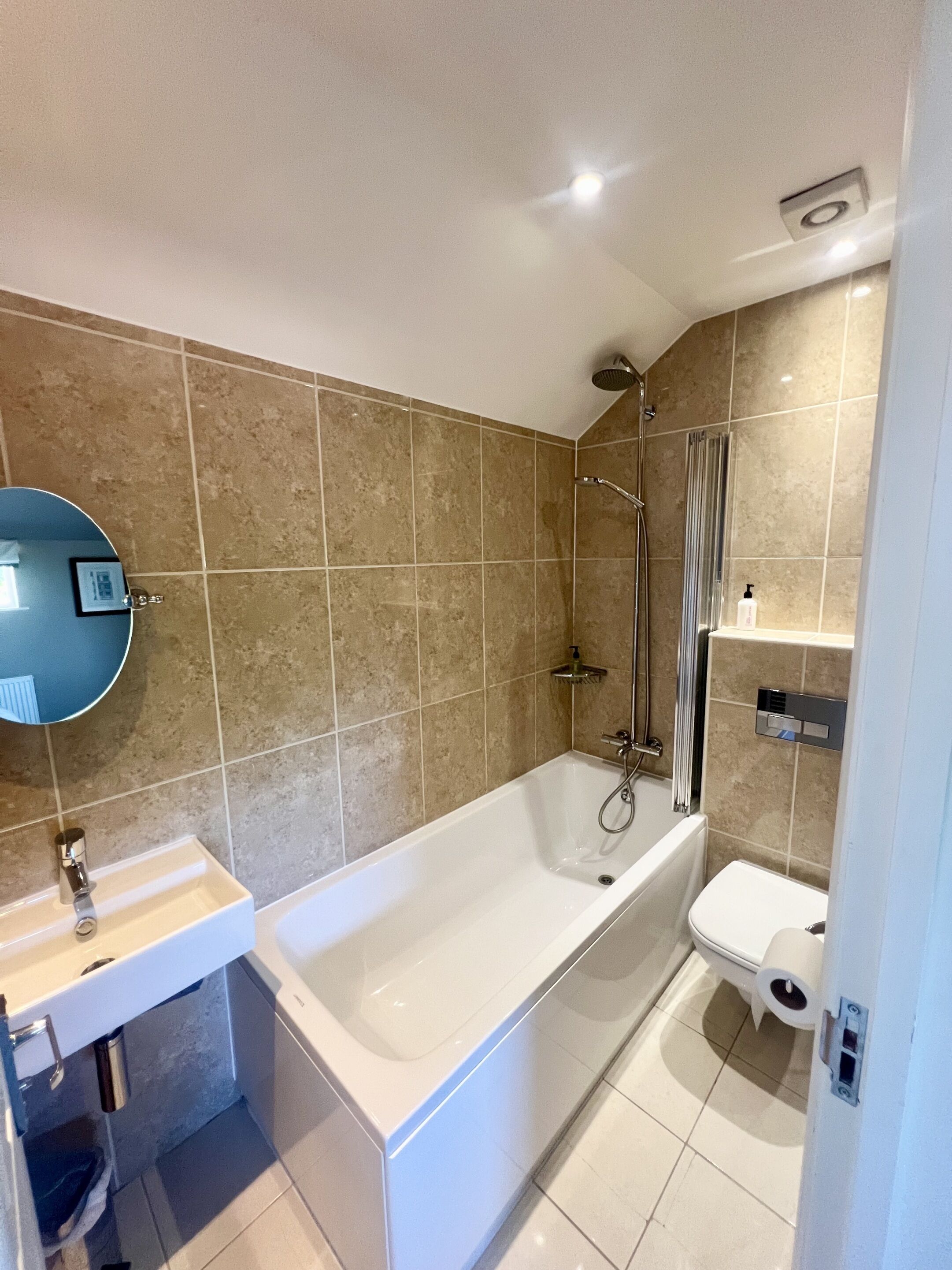 Luxury Double Room, Ensuite, Garden View | Bathroom