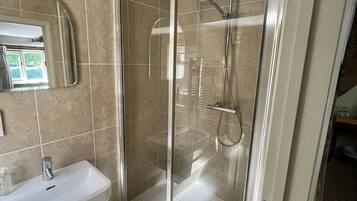 Deluxe-Doppelzimmer, mit Bad | Badezimmer