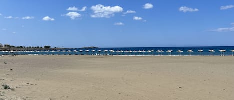 Una spiaggia nelle vicinanze