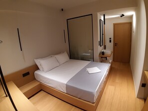 Deluxe Double Room | Desk, laptop workspace, soundproofing, iron/ironing board - Theofilos City Hotel (Chania)