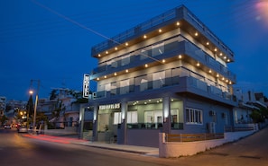Front of property - Theofilos City Hotel (Chania)