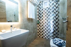Appartamento, 1 camera da letto | Bagno | Doccia, soffione a pioggia, set di cortesia gratuito, asciugacapelli