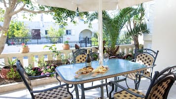 Room service – dining