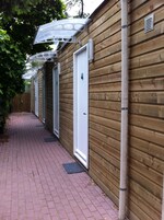 Dobbeltværelse - udsigt til gårdsplads - i anneksbygning | Terrasse/gårdhave