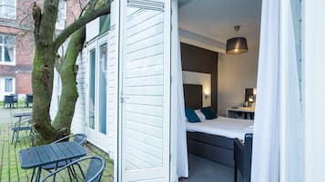 Double Room, Courtyard View, Annex Building | In-room safe, desk, blackout drapes, iron/ironing board