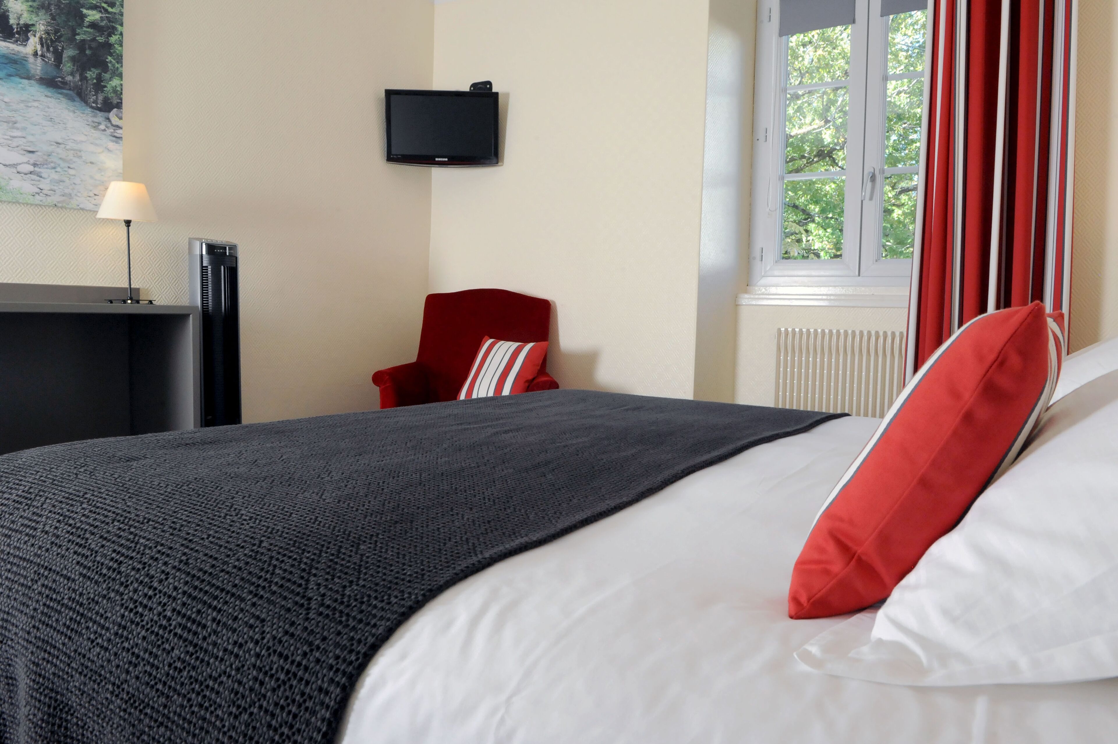 standard twin room | desk, iron/ironing board, free wifi, bed sheets