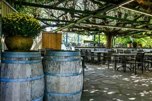 Lunch and dinner served, local cuisine