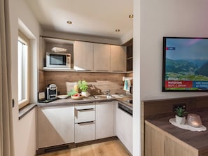 Apartemen, 2 kamar tidur, balkon (Penken) | Dapur pribadi | Lemari es besar, microwave, kompor, dan mesin pencuci piring