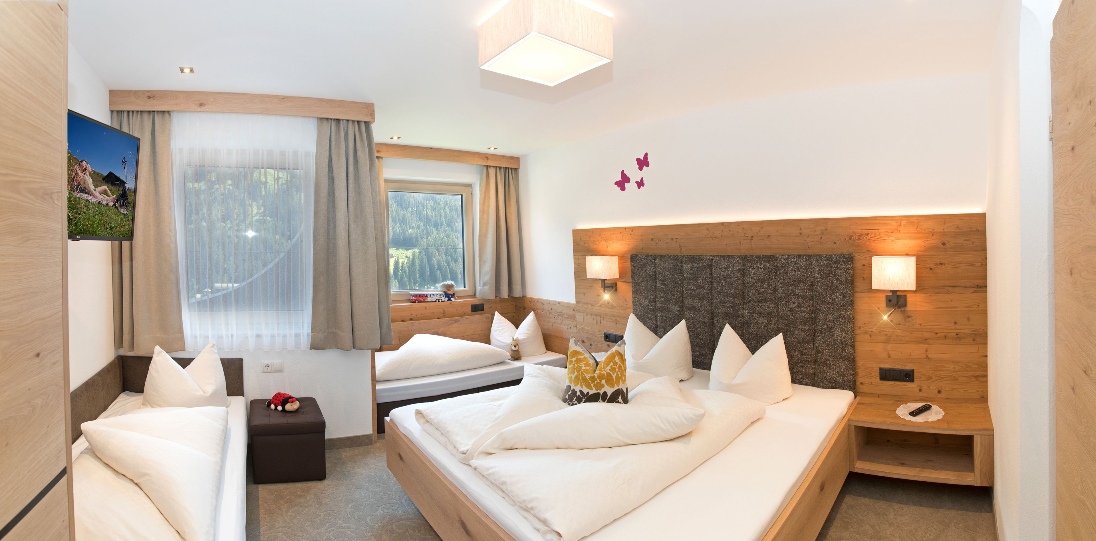 Appartement, 1 slaapkamer, balkon (Höllenstein) | Hypoallergeen beddengoed, donsdekens, een kluis op de kamer