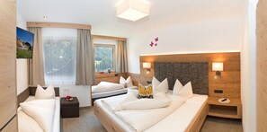 Hypo-allergenic bedding, down comforters, in-room safe - Schöne Aussicht Apartments (Tux)