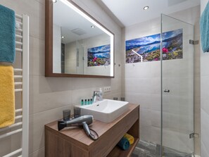 Appartement, 2 chambres, balcon (Penken) | Salle de bain | Douche, sèche-cheveux, serviettes fournies, savon