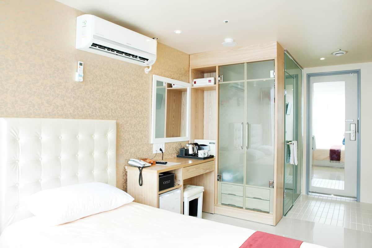 Coffres-forts dans les chambres, bureau, chambres insonorisées