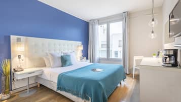 Standard Studio | 1 bedroom, in-room safe, laptop workspace, soundproofing