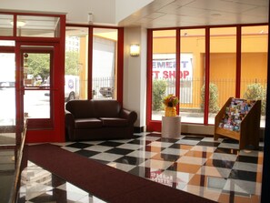 Interior entrance - Galaxy Motel (Brooklyn)