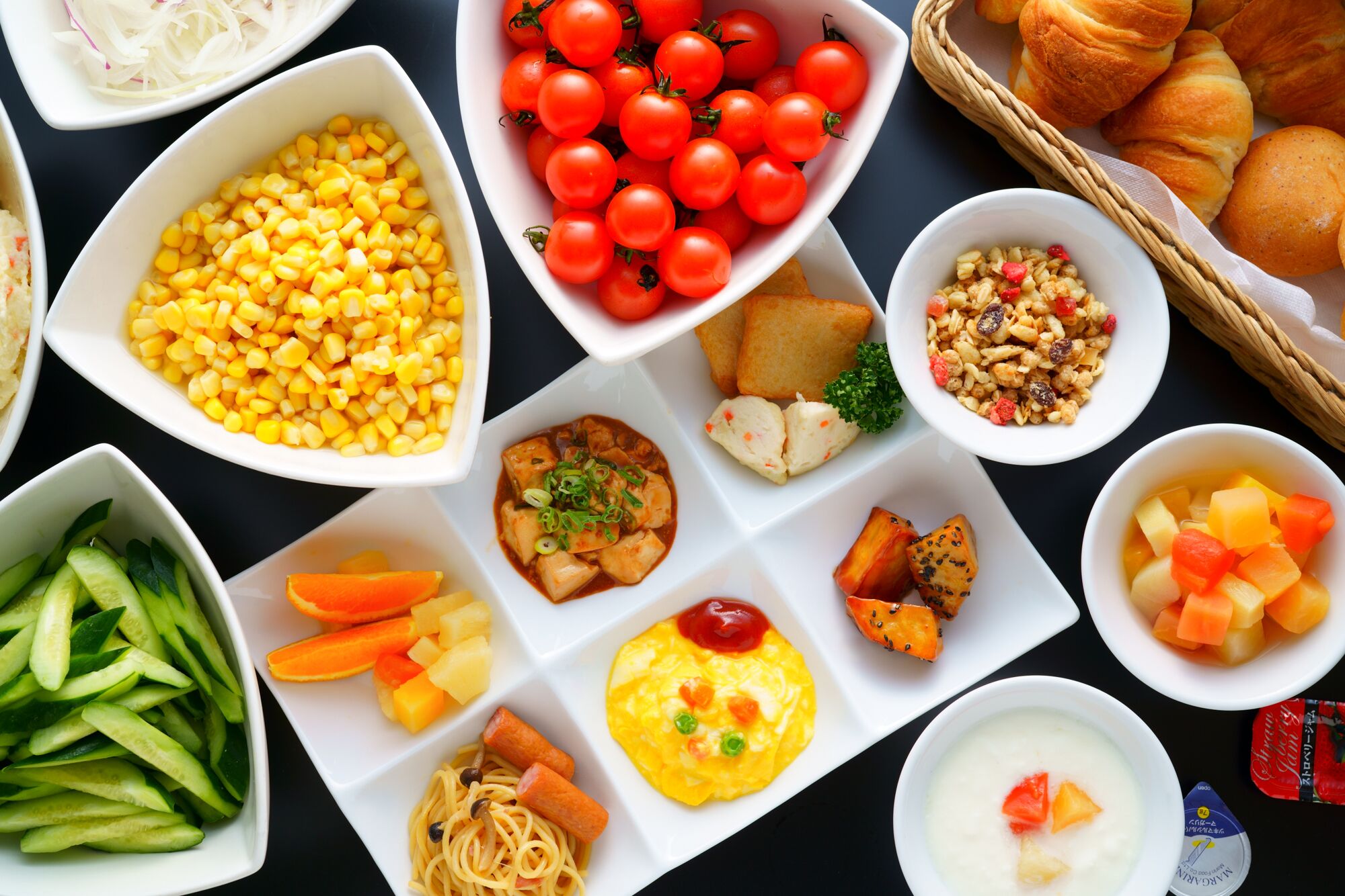 2 restaurants, breakfast, lunch, dinner served; japanese cuisine