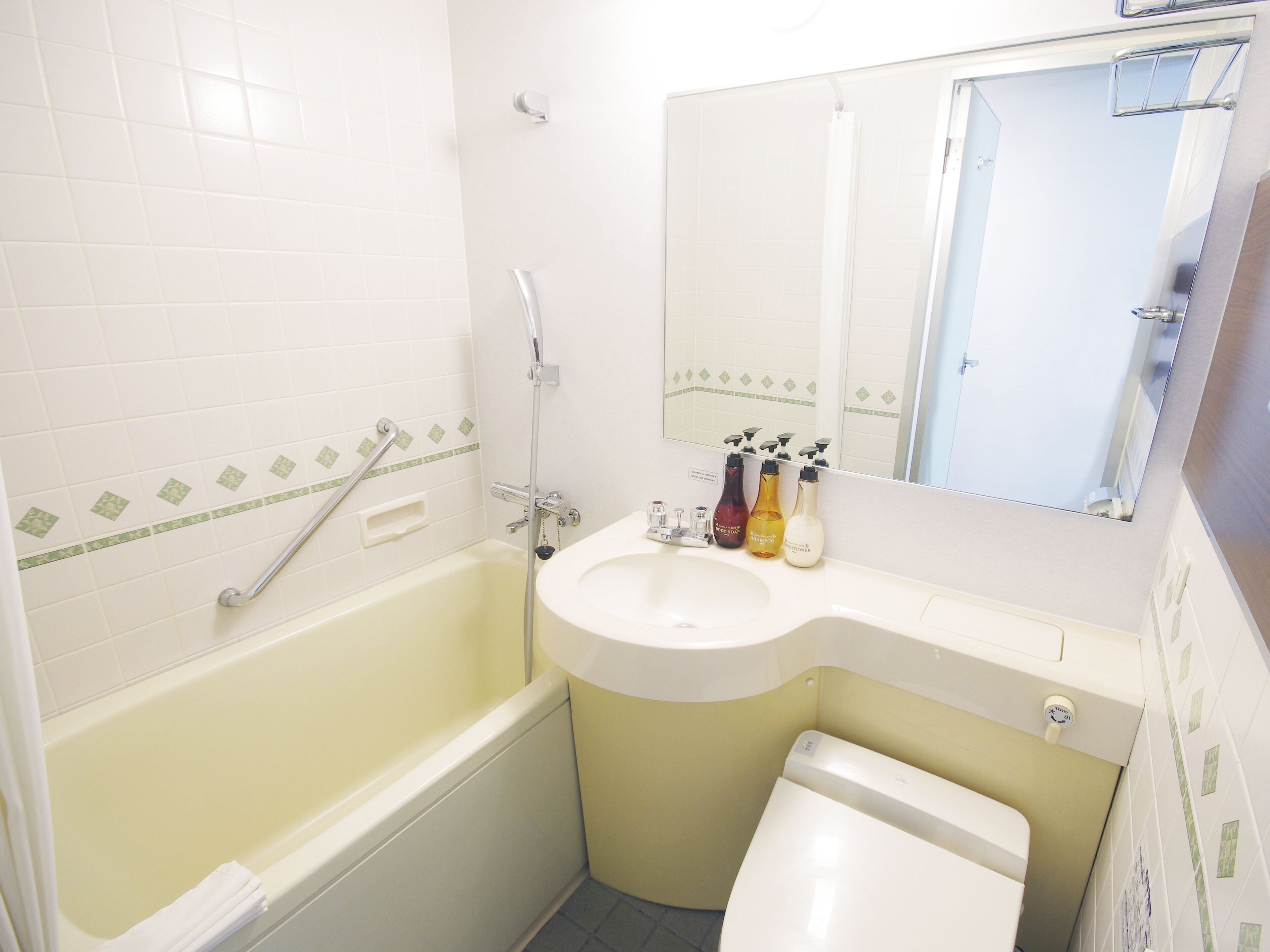 relax double room, non smoking | bathroom | combined shower/bathtub, deep-soaking bathtub, free toiletries