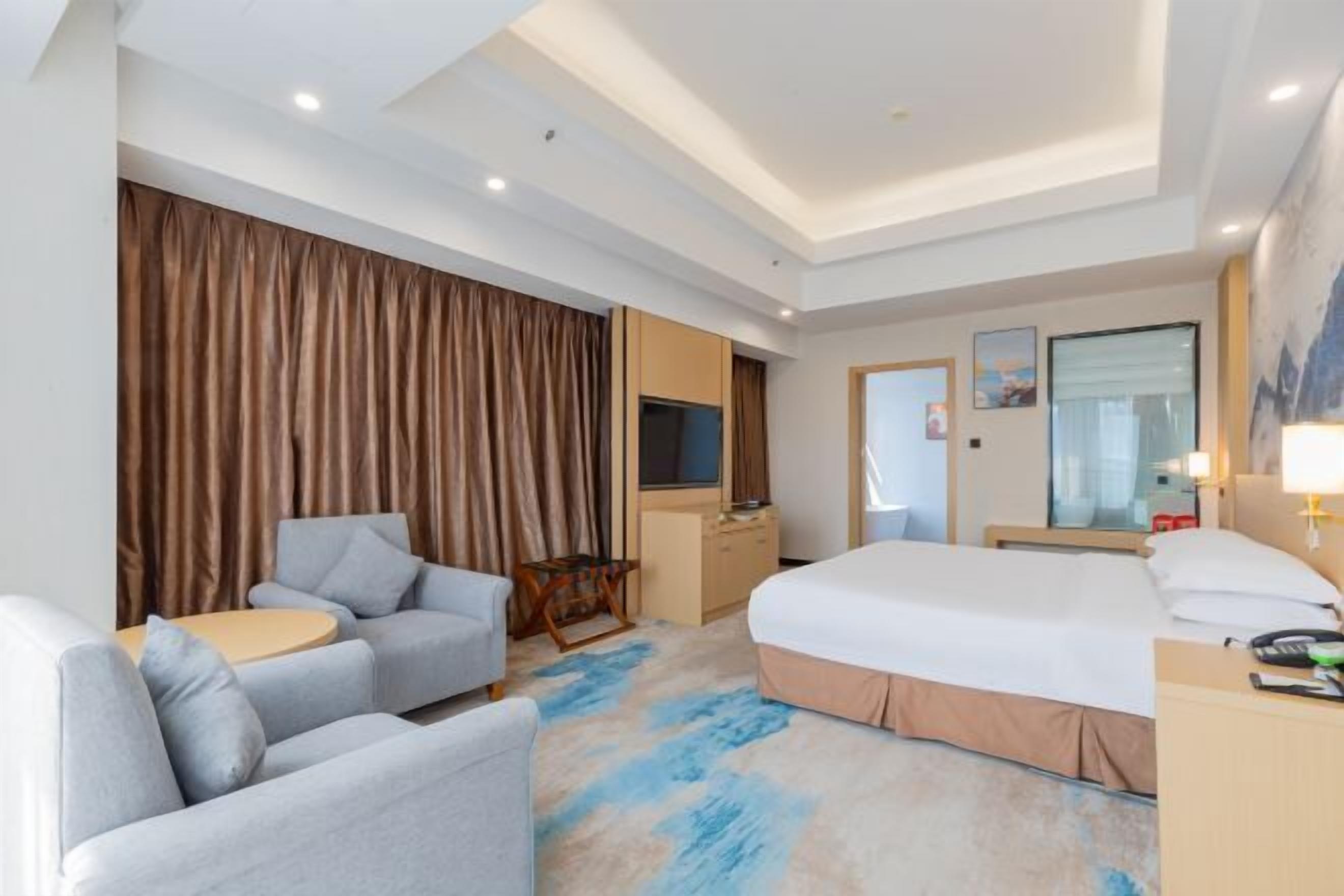 Minibar, in-room safe, alarm clocks